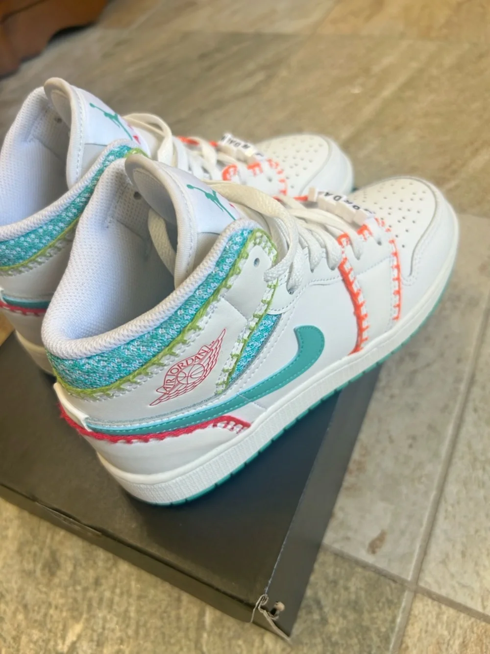 Nike Air Jordan 1 Mid SE GS Multi Knit White Teal Rush Pink Orange Youth 4Y - Picture 6 of 10